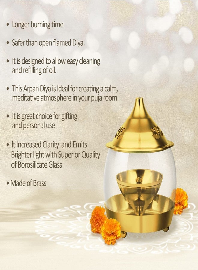 تريو مصباح ديا نحاسي مزخرف من تصميم تريو باي ميلتون أربان، مناسب للعبادة، مزود بغطاء زجاجي منحني، يُستخدم كديكور منزلي، مع حامل فتيل، ومصابيح تقليدية بغطاء ذهبي. - Image 2